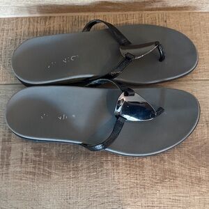 Vionic Raysa Black Sandals with Metal Accent 8.5